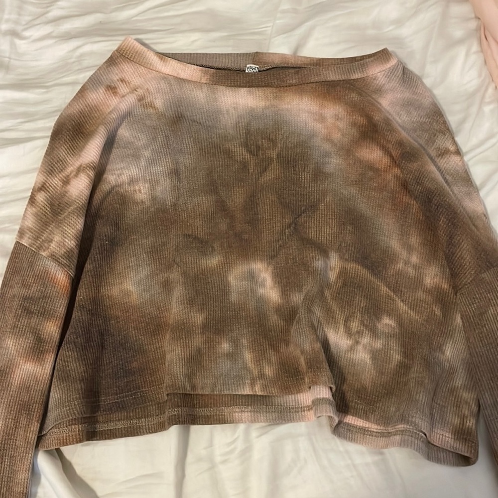 Cute tie-dye crop top long sleeve